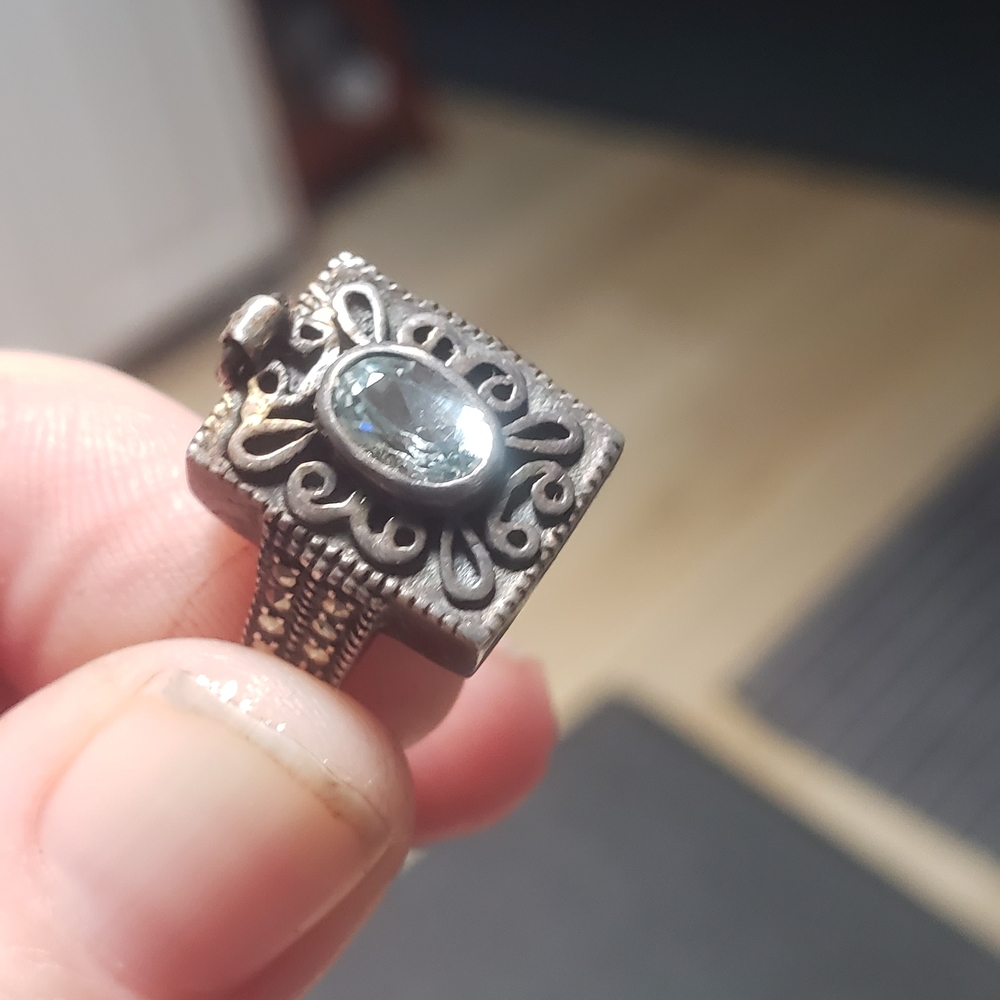 Elegant Silver Ring with Blue Gemstone